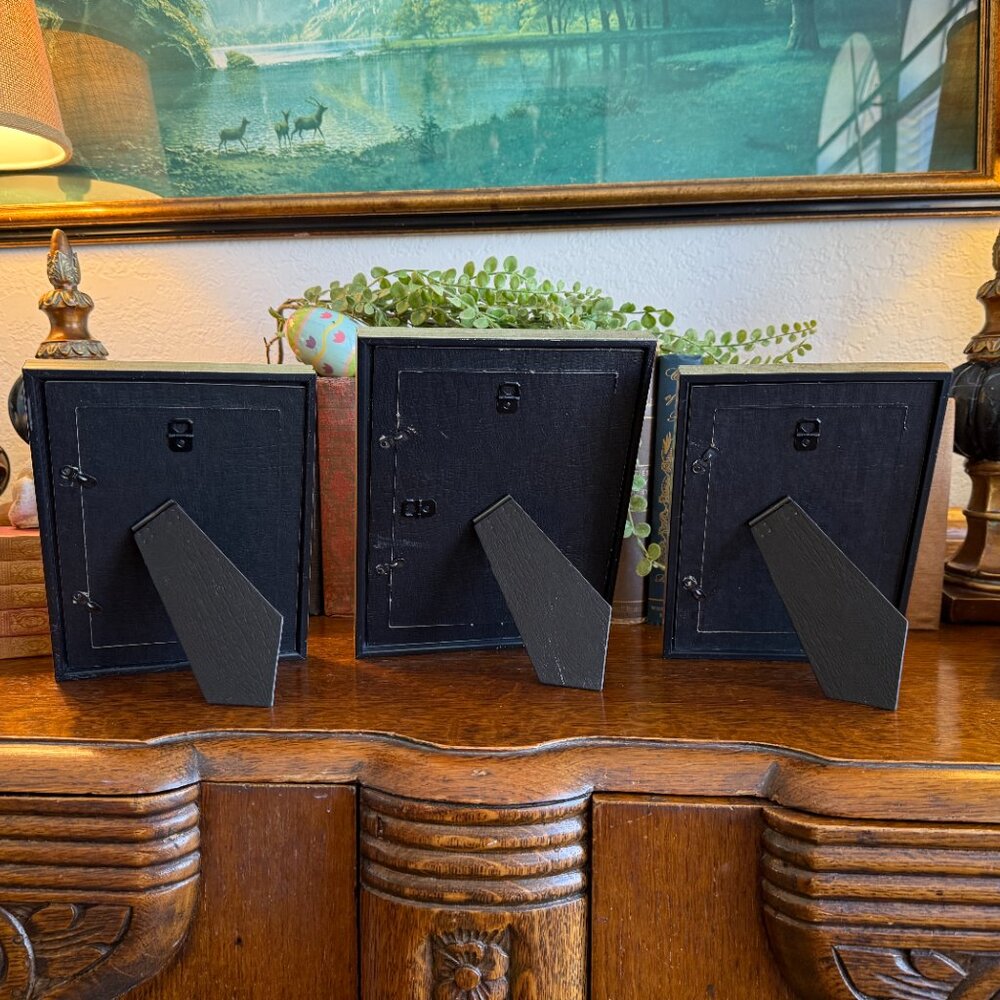 3 Vintage Easter Bunnie Pictures - Picture 12 of 15